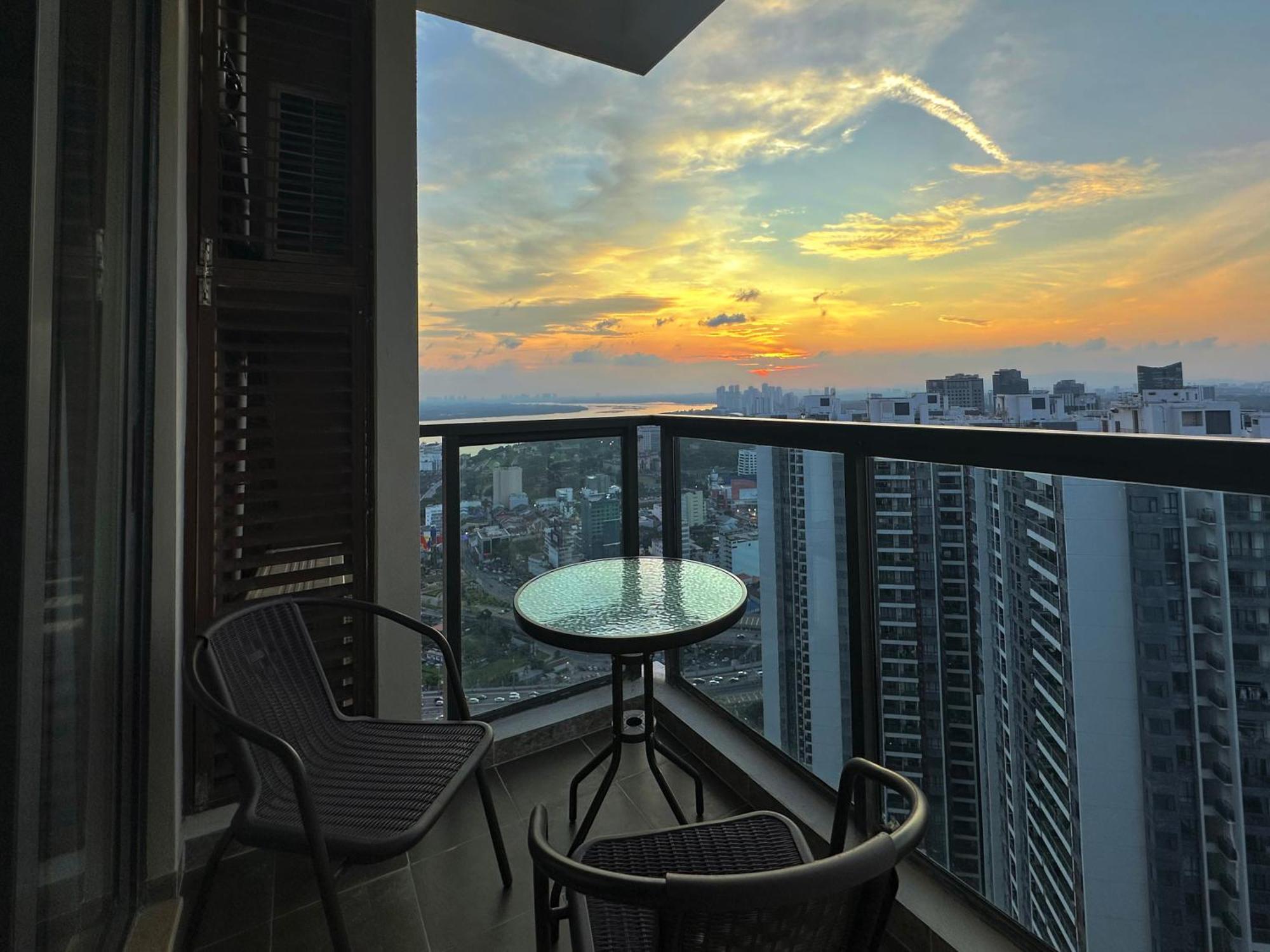 R&f Princess Cove Superior Nearby Ciq By Lin Sojourn Apartment