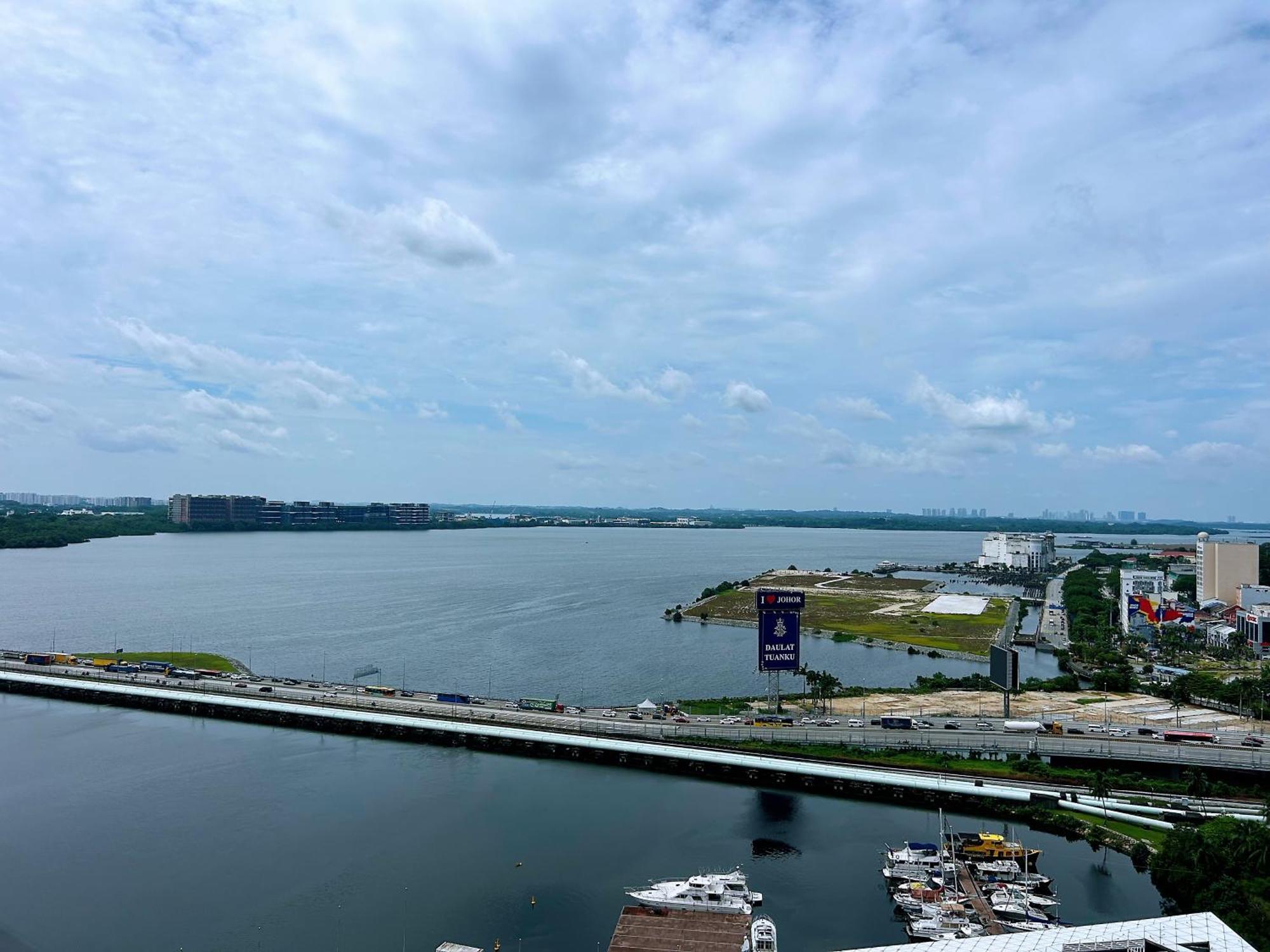 R&f Princess Cove Superior Nearby Ciq By Lin Sojourn Apartment *