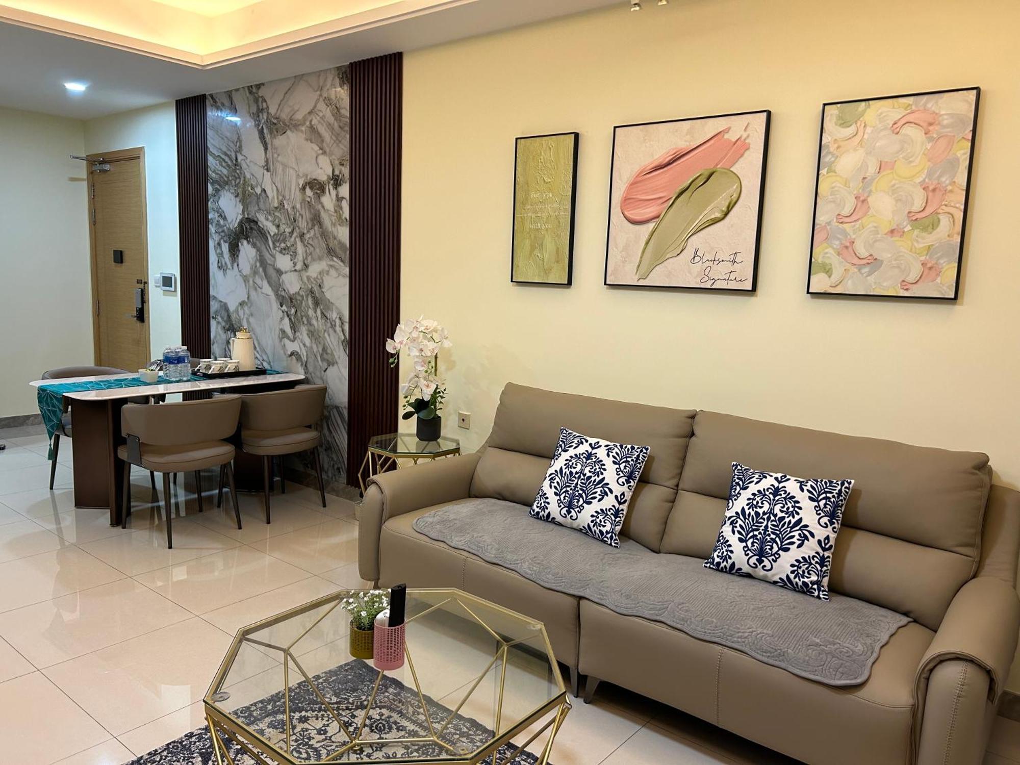 Apartment R&f Princess Cove Superior Nearby Ciq By Lin Sojourn